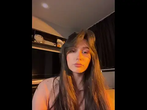 itssophiie online show from March 26, 5:15 pm