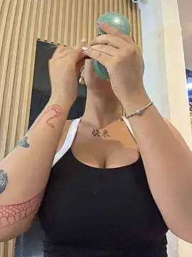 clarachanelricek online show from April 28, 8:02 pm