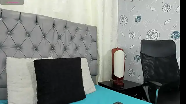 Snapshot of luna_evaa chatting on October 15, 2:19 pm luna evaa online show from October 15, 2:19 pm