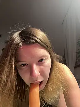 kimczii online show from February 6, 7:45 am