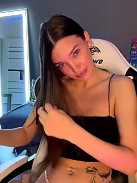 julia fly online show from October 13, 8:50 am