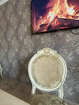 julia fly online show from April 28, 4:38 am