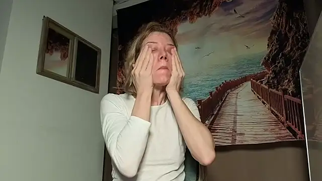 Lola Belgium online show from April 21, 5:47 am