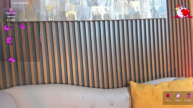 LauraAristizabal online show from September 10, 12:49 pm