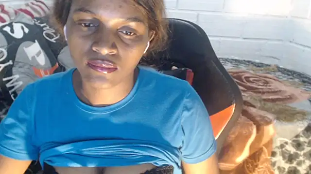sexyjustin202 online show from June 11, 3:25 am