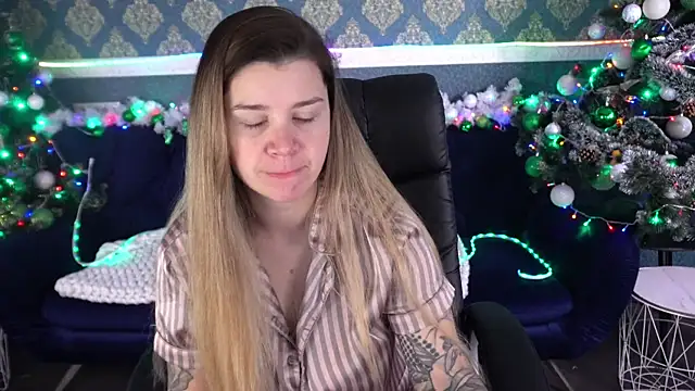 AmellyMilly online show from December 14, 6:30 am