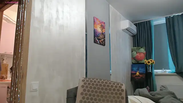 Stacy Davice online show from February 28, 1:10 pm