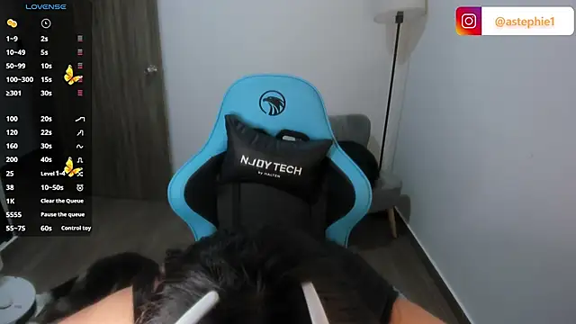 Emily Nicole online show from January 11, 12:48 am