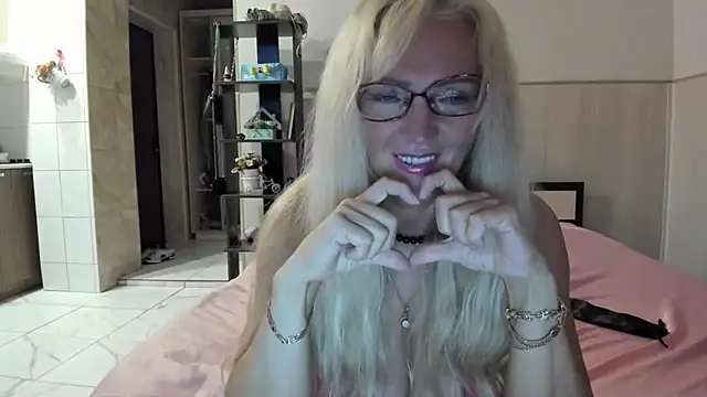 TrueFoxyyy online show from September 11, 6:52 pm