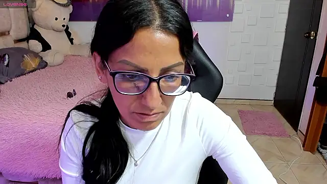 alma blue online show from March 21, 11:10 pm