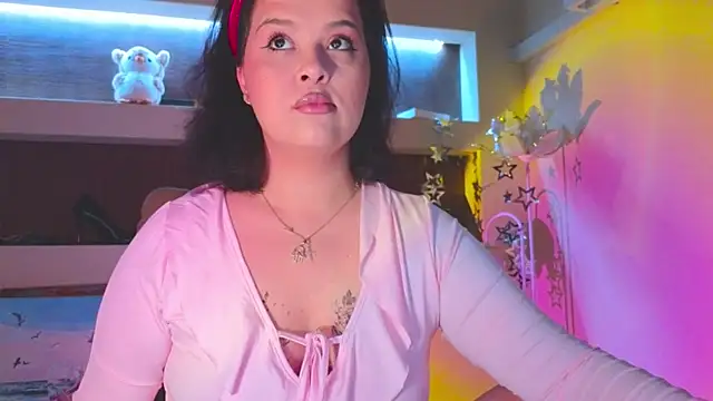 Snapshot of Malika_uAngel chatting on September 15, 12:52 am Malika uAngel online show from September 15, 12:52 am