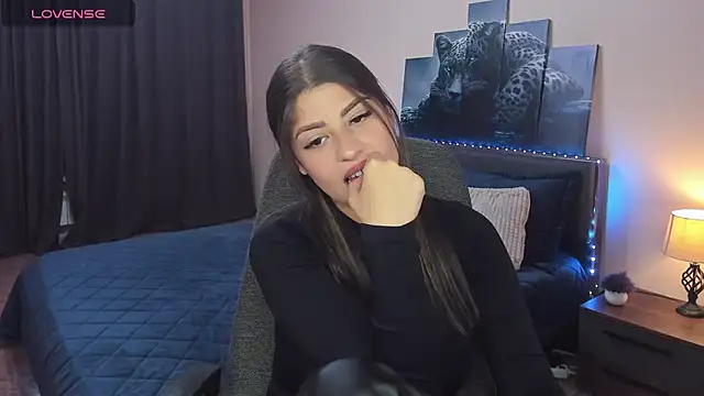 MaryMayson online show from November 3, 4:33 pm