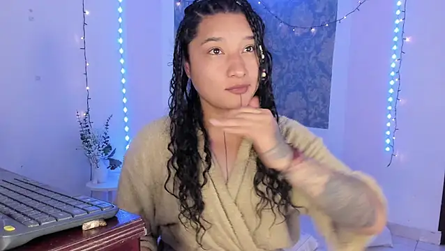 Eva Lee  online show from March 31, 10:48 am