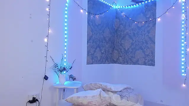 Eva Lee  online show from April 29, 10:29 am