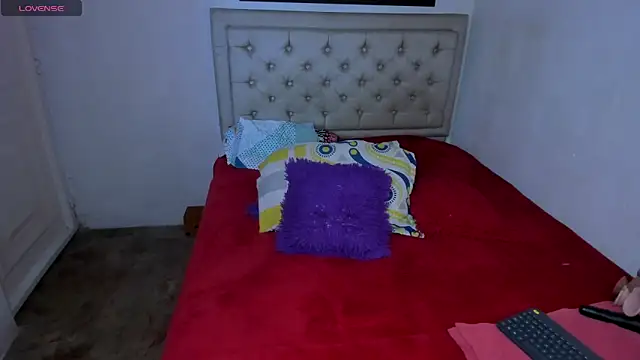 Perla kpop online show from April 22, 6:49 pm