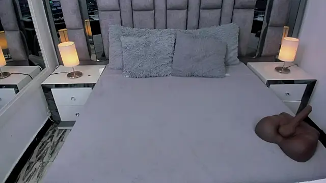 EMMAHILL1 online show from September 28, 11:48 am