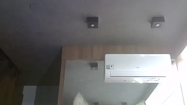 Skinny-Kitten online show from December 1, 1:42 am