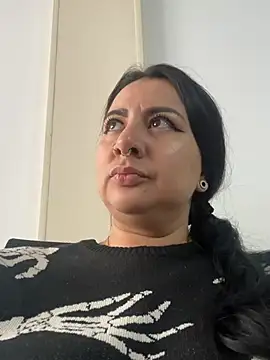 Abril Luv online show from April 25, 1:41 pm