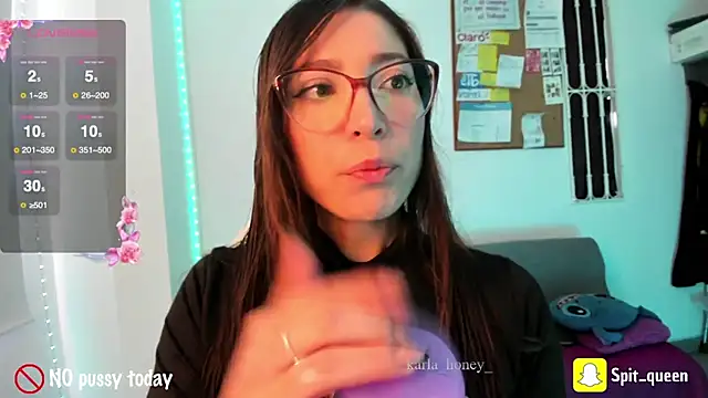 Spit queen online show from July 6, 3:25 pm