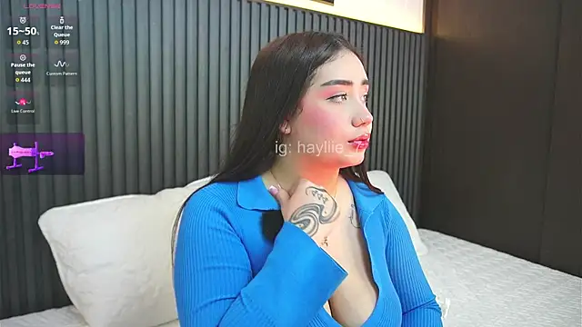 haylie  online show from April 23, 5:37 am