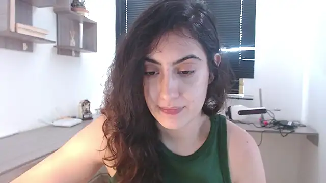 Snapshot of MIYESSI chatting on September 17, 7:01 pm MIYESSI online show from September 17, 7:01 pm