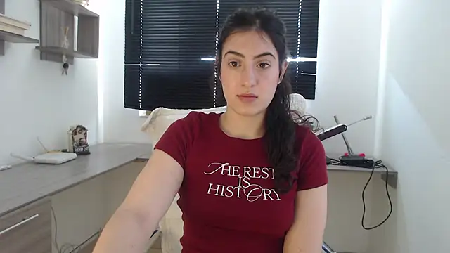 Snapshot of MIYESSI chatting on October 1, 4:23 pm MIYESSI online show from October 1, 4:23 pm