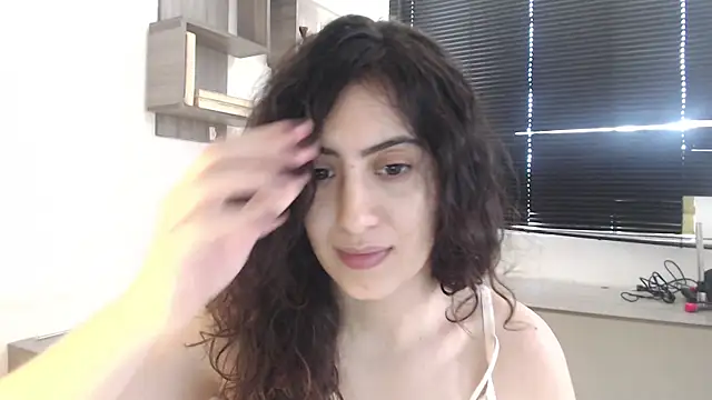Snapshot of MIYESSI chatting on September 21, 6:28 pm MIYESSI online show from September 21, 6:28 pm