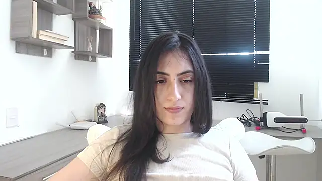 Snapshot of MIYESSI chatting on September 22, 6:39 pm MIYESSI online show from September 22, 6:39 pm