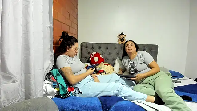  girls on fire  online show from December 20, 12:14 am