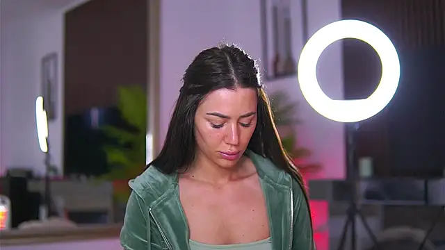 Abbela White online show from April 27, 5:59 am