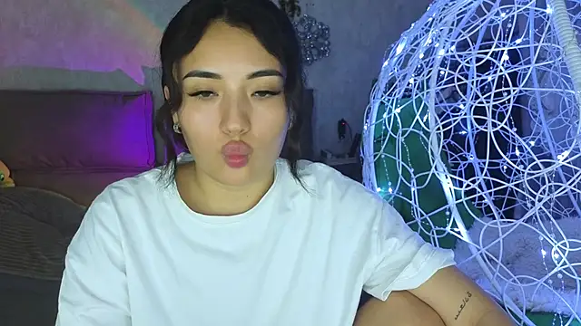 lily  foster online show from November 8, 5:18 pm