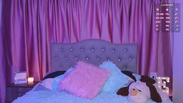 Emiily Scott1 online show from November 24, 10:12 pm