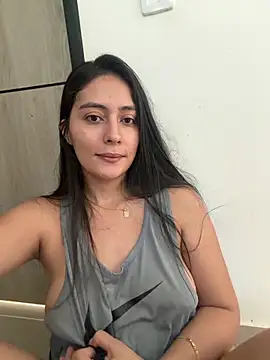 Sophie  Foxxx online show from April 19, 6:10 pm