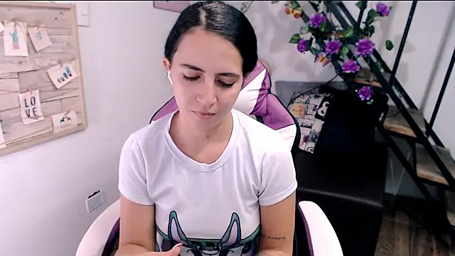 samantha baby  online show from April 22, 8:17 pm