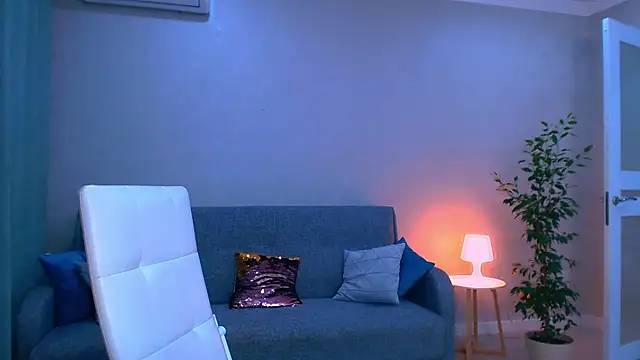 Summer Finn online show from April 23, 6:32 pm