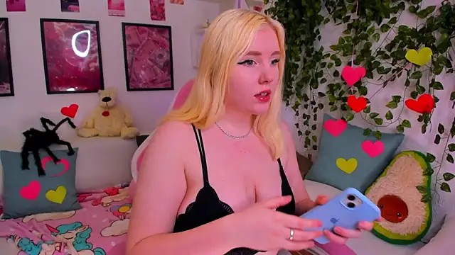 art lovee online show from March 3, 1:55 am