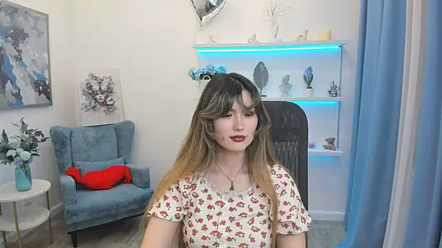AnneTLi online show from June 10, 7:34 pm