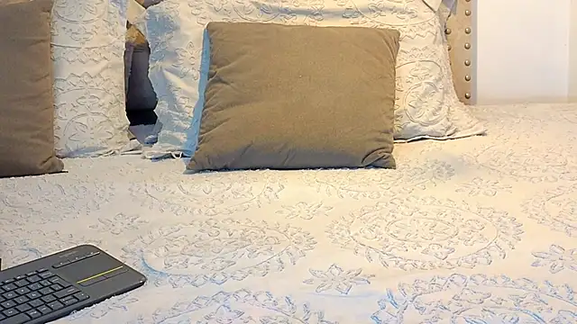 KeryHillson online show from November 21, 12:51 pm