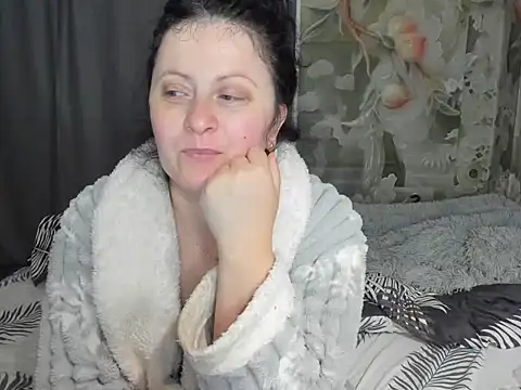 Lillian2 online show from October 19, 9:39 pm