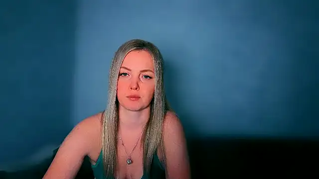 iam Venus online show from April 24, 3:48 pm