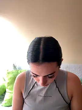 Nicollemays online show from November 4, 4:12 pm