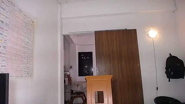 yselahot online show from April 21, 2:02 pm