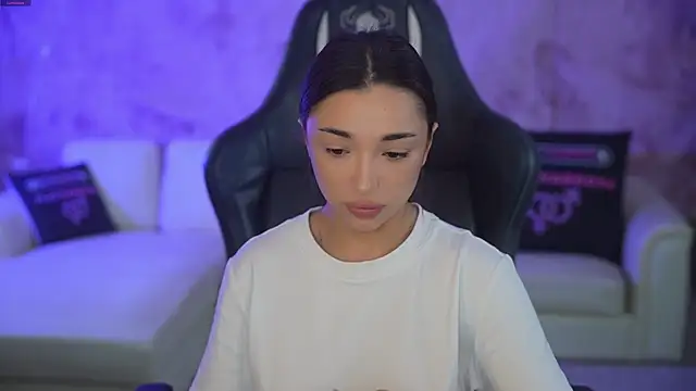 Snapshot of Jasmine_Flow chatting on October 18, 7:22 am Jasmine Flow online show from October 18, 7:22 am