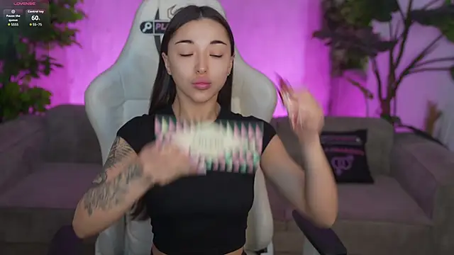 Jasmine Flow online show from April 23, 7:27 am