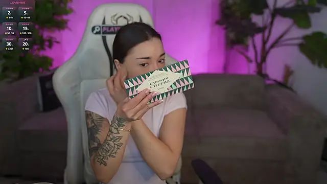 Jasmine Flow online show from April 24, 7:00 am