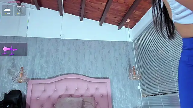 naomidibello online show from April 6, 7:48 pm