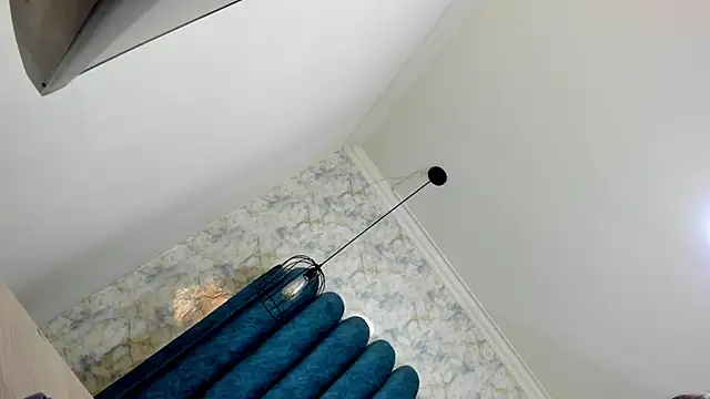 nalalye cruzz  online show from April 2, 2:20 am