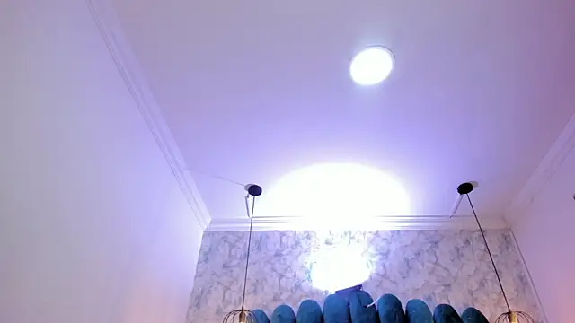 nalalye cruzz  online show from April 22, 3:03 am