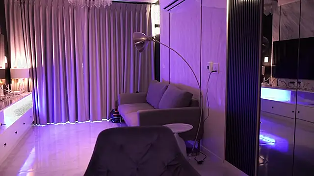 VixenMia online show from September 19, 2:21 am