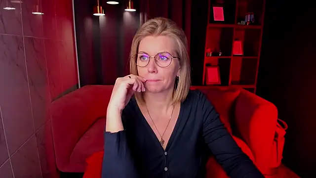 Annie Light online show from February 2, 6:23 am